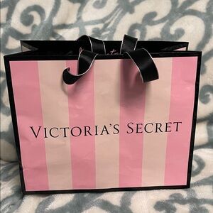 VICTORIA’S SECRET GLOSSY SHOPPING BAG WITH BLACK RIBBON HANDLES 6 x 7.5 x 3.5